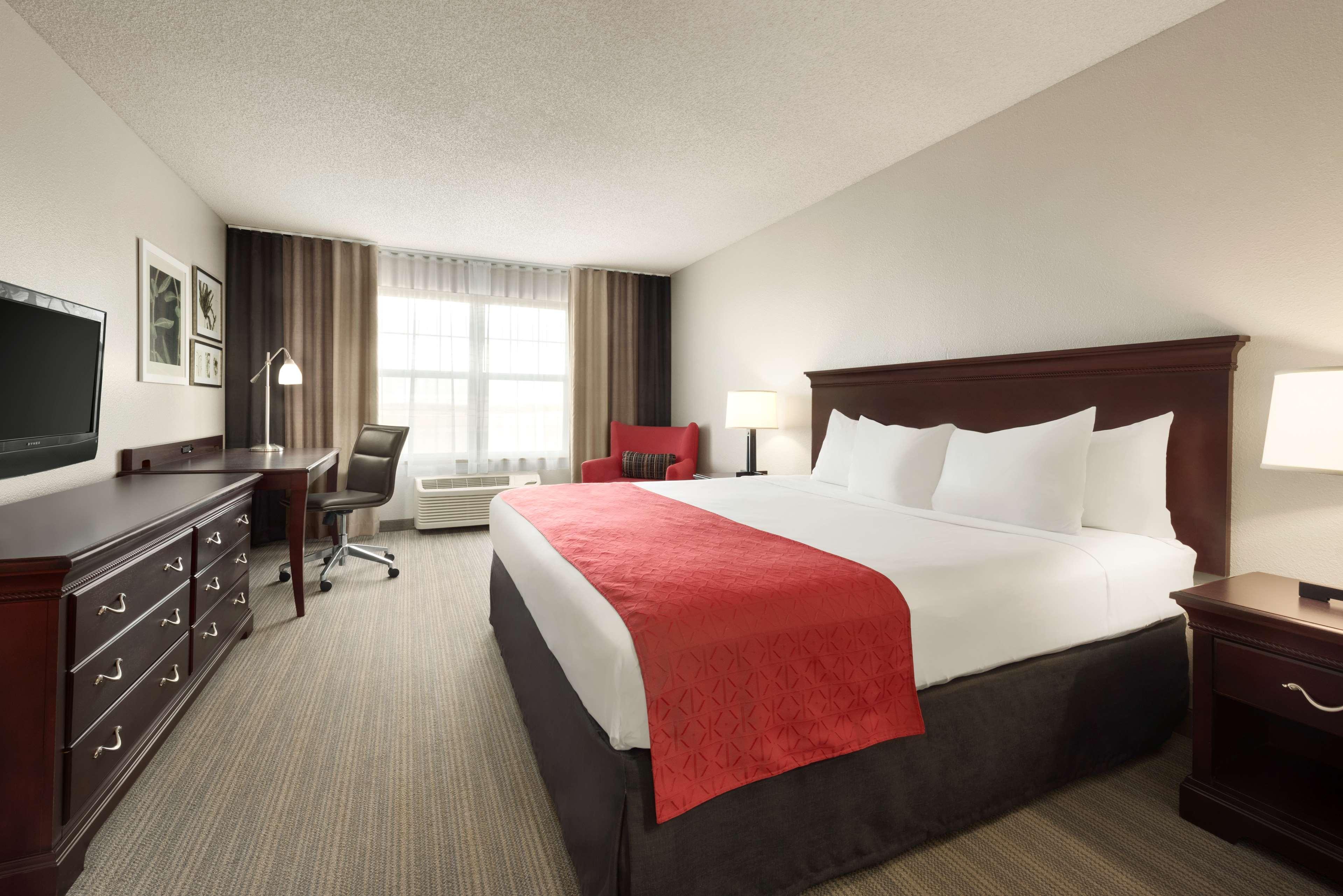 Country Inn & Suites By Radisson, Kansas City At Village West, Ks Bonner Springs Екстериор снимка