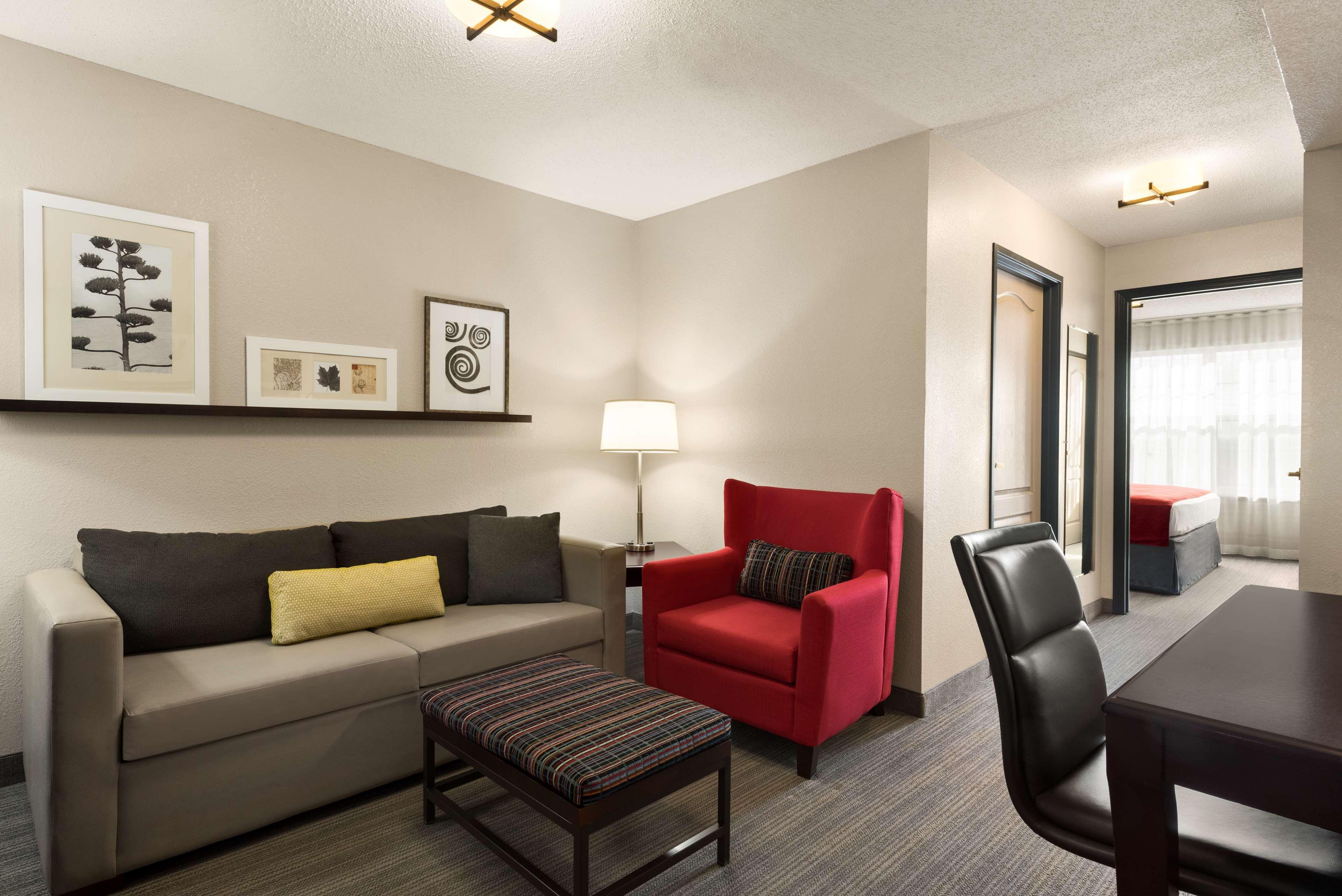 Country Inn & Suites By Radisson, Kansas City At Village West, Ks Bonner Springs Екстериор снимка
