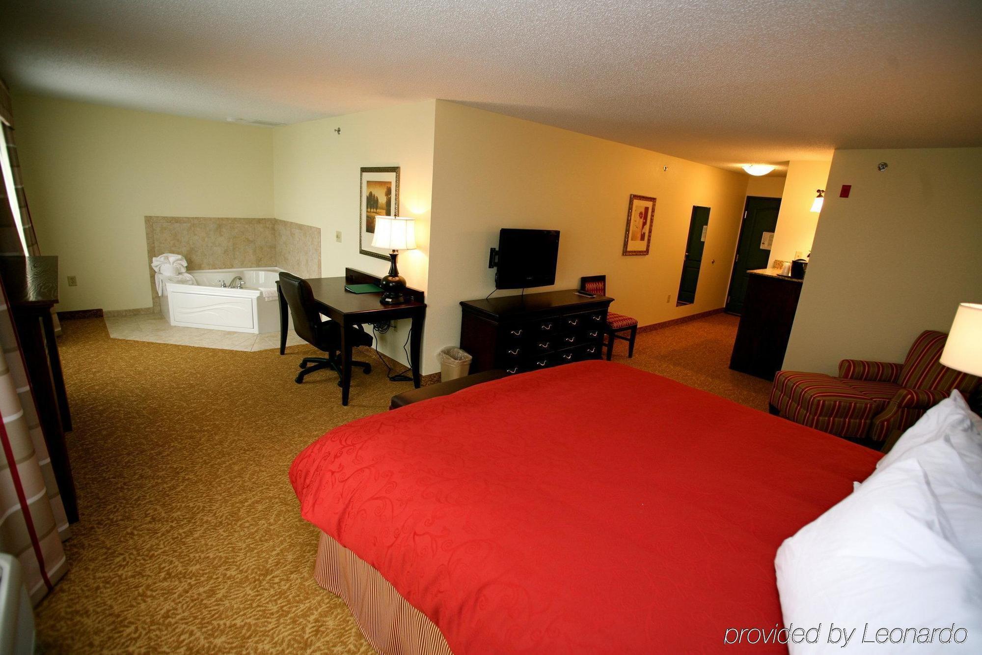 Country Inn & Suites By Radisson, Kansas City At Village West, Ks Bonner Springs Стая снимка