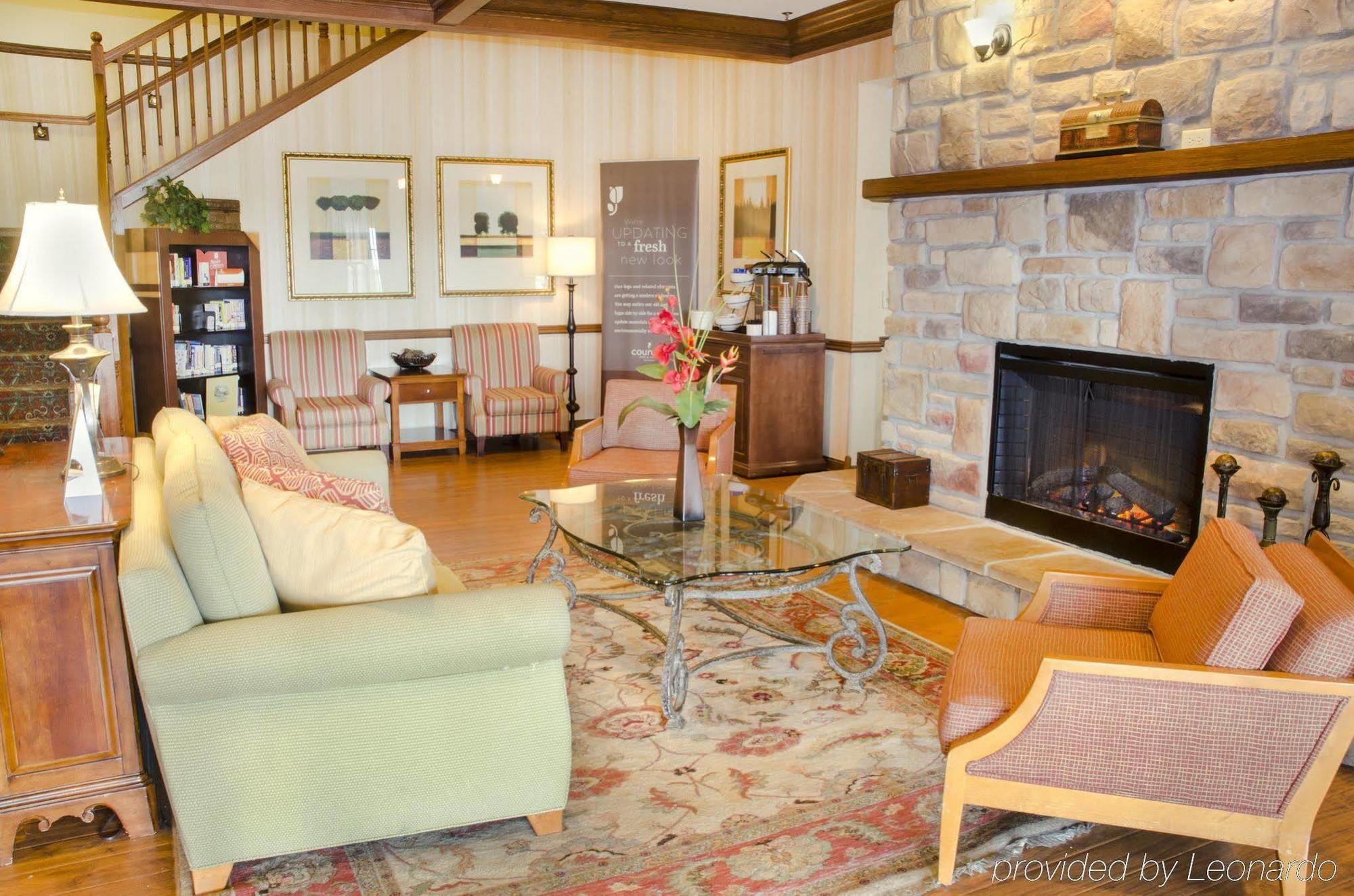 Country Inn & Suites By Radisson, Kansas City At Village West, Ks Bonner Springs Екстериор снимка